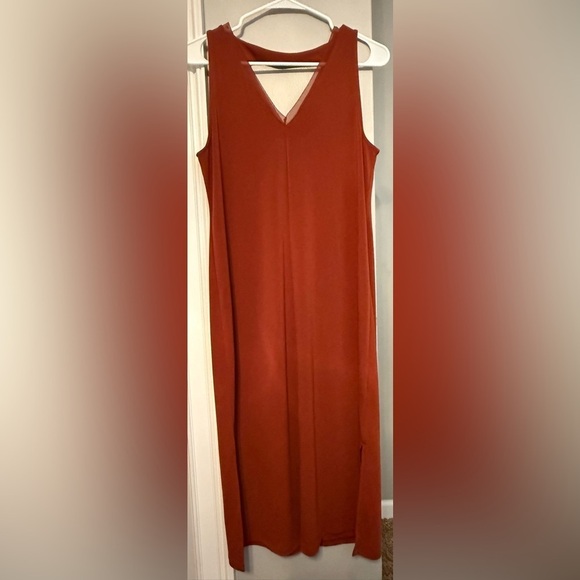 Banana Republic Dresses & Skirts - Banana Republic Terracotta Orange Sleeveless V-Neck Midi dress Size M